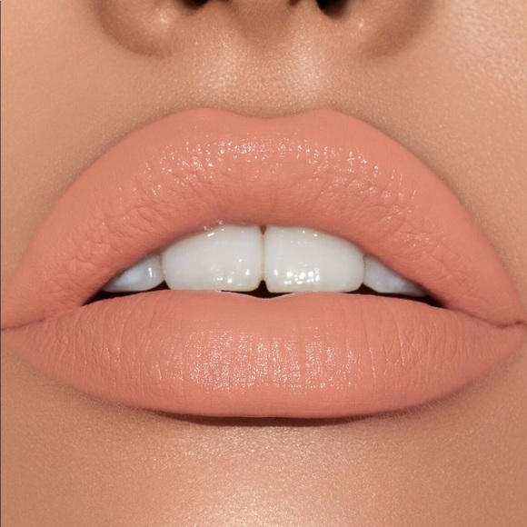 Brand new Kylie Jenner La lip kit! - Picture 3 of 3